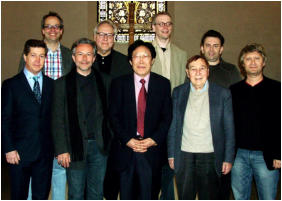 mit Roberto Sechi, Hauko Wessel, Roland Prll, Haram Kim, Martin Brdemann, Marcello Abbado, Roberto Issoglio, Boris Kosak (v.l.n.r): Jury des 1. Internationalen Mozartwettbewerbes (2014)